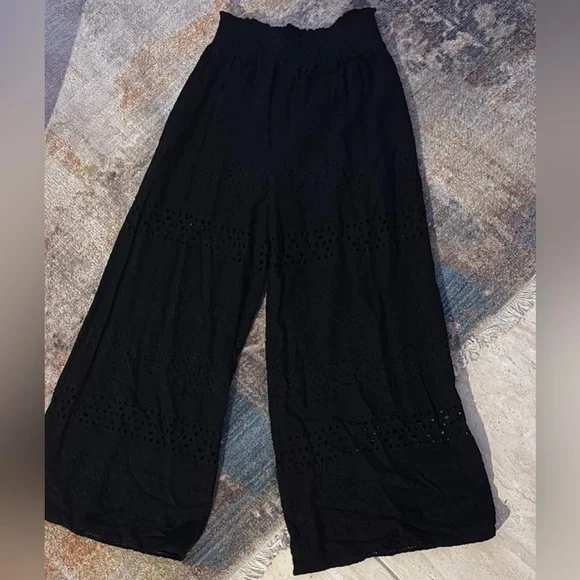 Alice + Olivia Black Wide-Leg Lace Pants - Picture 3 of 5